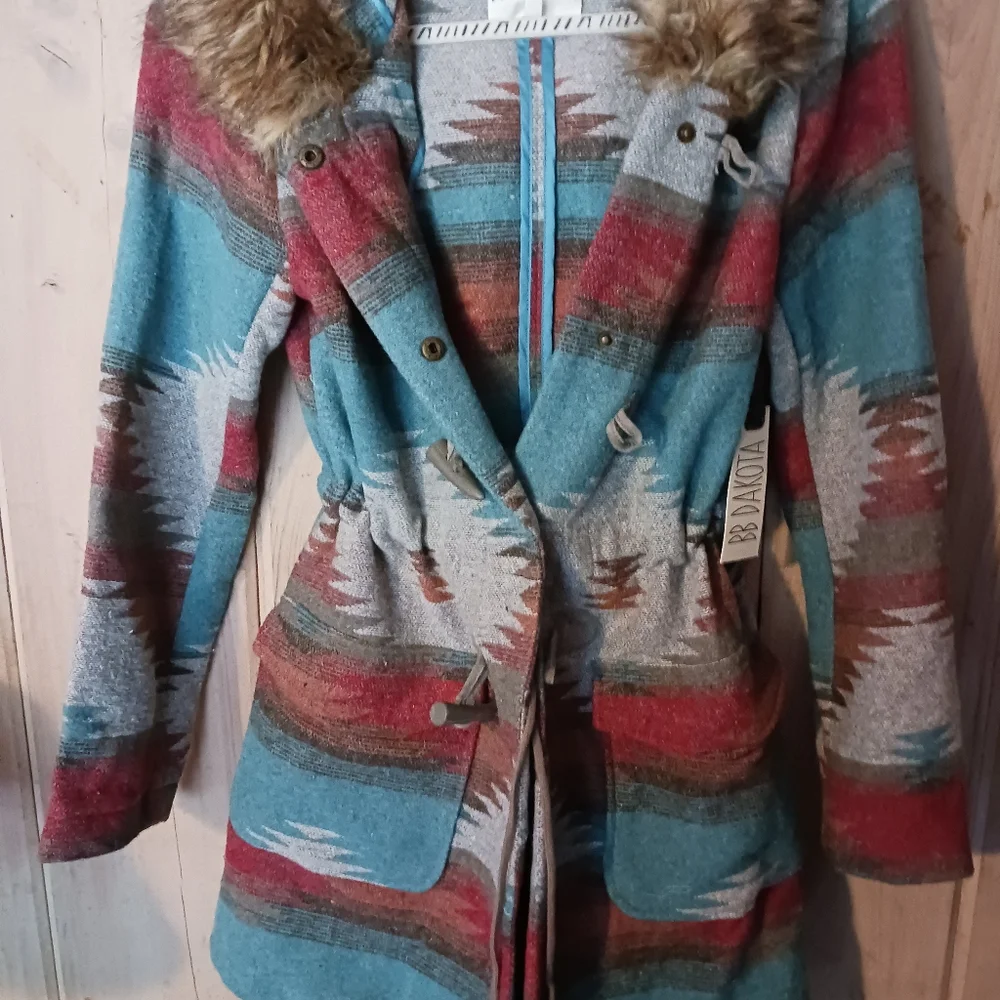 BB Dakota Southwestern Print Wool Coat with Faux Fur Hood -  Size XS NWT - Picture 9 of 10